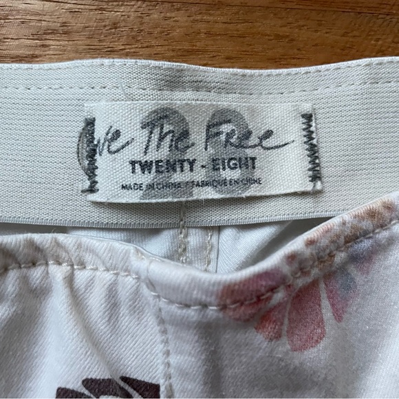 We The Free Penny Pull-On Printed Flare Jeans Floral Good Vibes Combo sz 28 - Picture 8 of 16